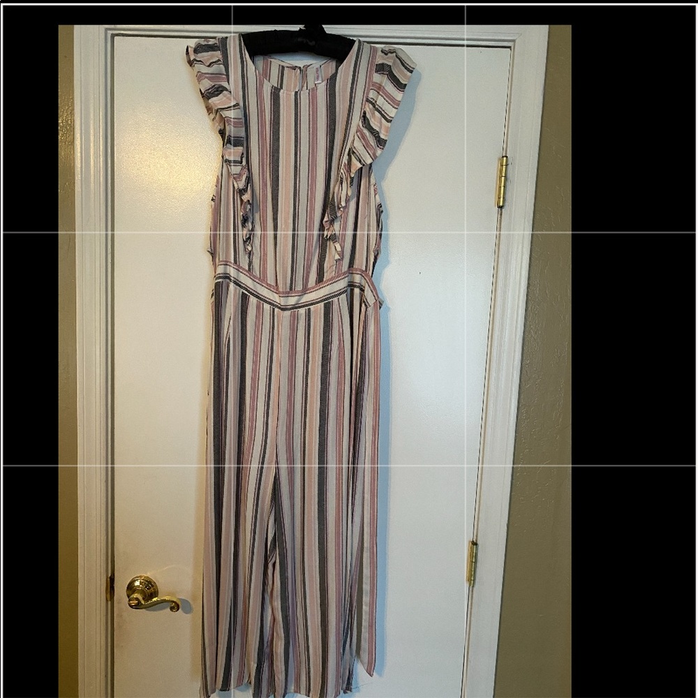 NWT Xhilaration Cropped Jumpsuit